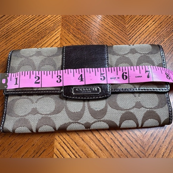 HAMPTON BY COACH BROWN SIGNATURE MONOGRAM TRIPLE WALLET AND LEATHER-TRIMMED - Picture 7 of 7